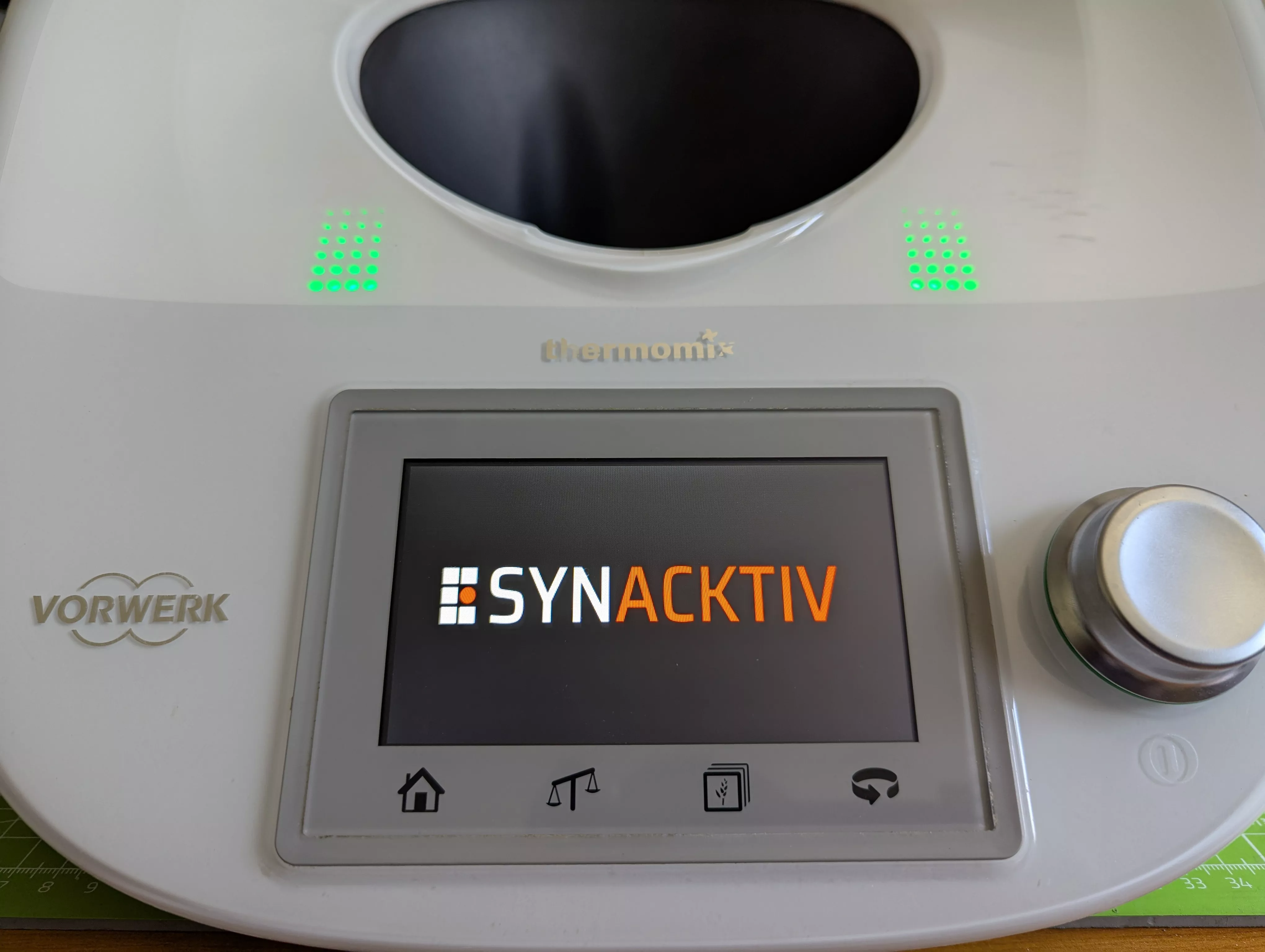 Logo de Synacktiv sur l'écran du Thermomix TM5
